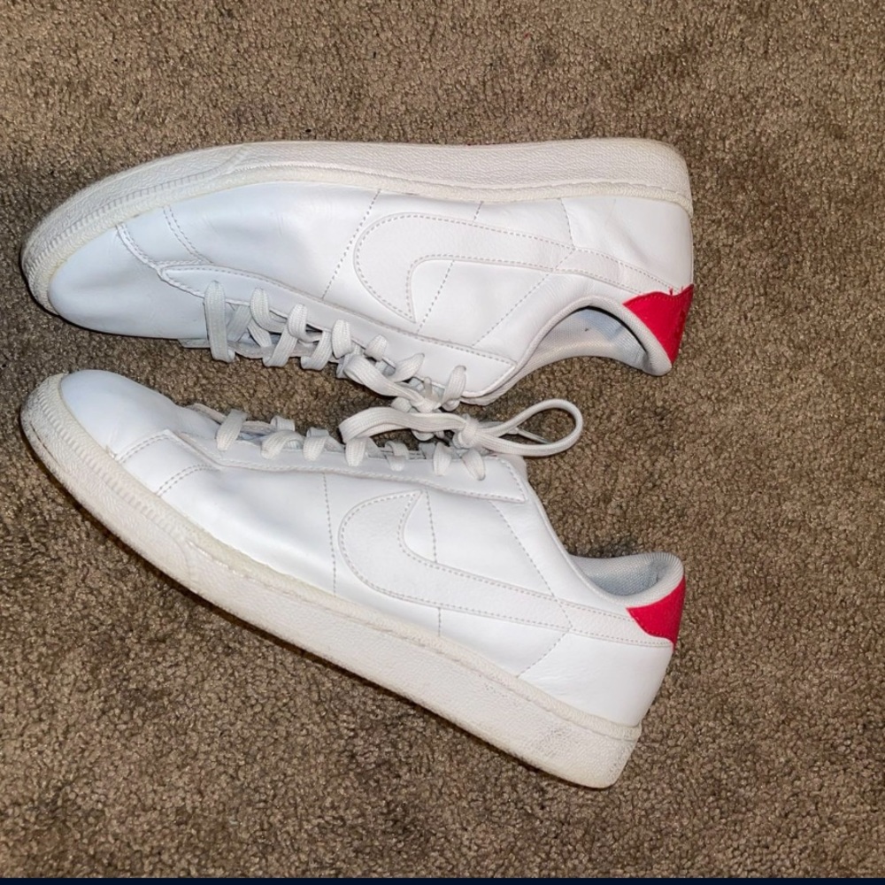 Nike tennis shoes